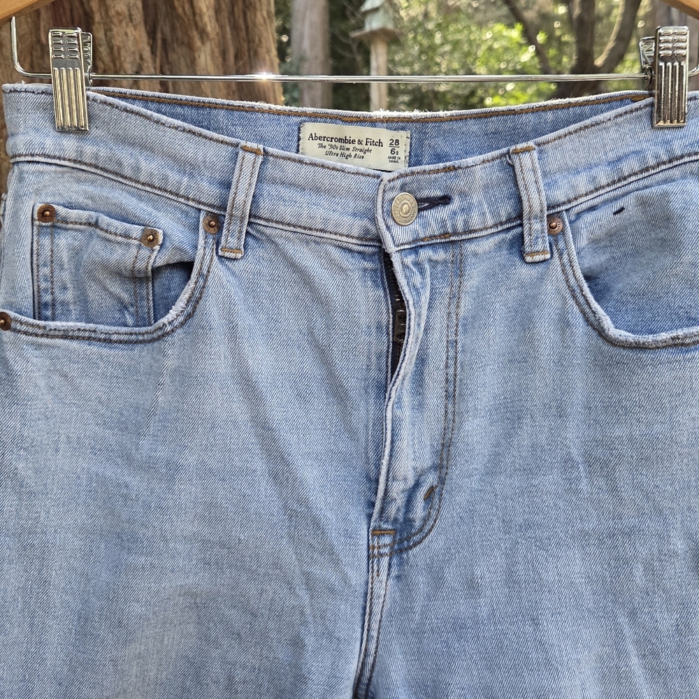 Abercrombie & Fitch 90s Slim‎ Straight Ultra Highrise Jeans Size 6 - Picture 5 of 7